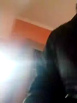 Snapshot of Pineapple04 chatting on March 2025 09:14:02 AM Pineapple04 online show from March 2025 09:14:02 AM