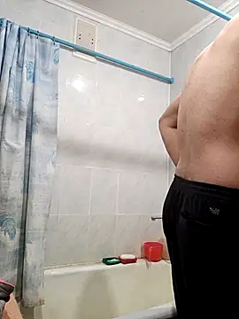 Snapshot of Pineapple04 chatting on September 2025 03:50:01 AM Pineapple04 online show from September 2025 03:50:01 AM