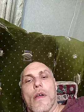 Snapshot of Pineapple04 chatting on November 2025 08:23:02 PM Pineapple04 online show from November 2025 08:23:02 PM