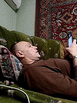 Snapshot of Pineapple04 chatting on December 2025 08:27:01 PM Pineapple04 online show from December 2025 08:27:01 PM