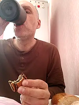 Snapshot of Pineapple04 chatting on February 2026 08:18:02 AM Pineapple04 online show from February 2026 08:18:02 AM