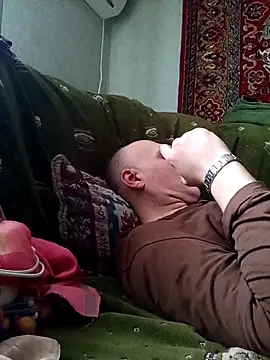 Snapshot of Pineapple04 chatting on February 2026 01:32:02 PM Pineapple04 online show from February 2026 01:32:02 PM