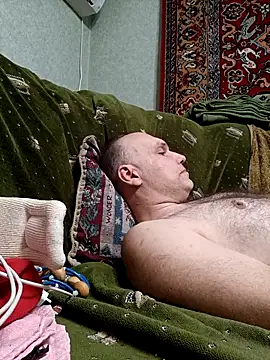 Snapshot of Pineapple04 chatting on April 2026 08:17:01 PM Pineapple04 online show from April 2026 08:17:01 PM