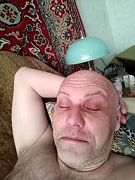 Snapshot of Pineapple04 chatting on April 2026 04:28:01 AM Pineapple04 online show from April 2026 04:28:01 AM