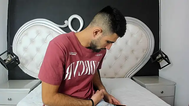 Snapshot of Ethan__Walker chatting on February 2025 03:27:01 PM Ethan Walker online show from February 2025 03:27:01 PM