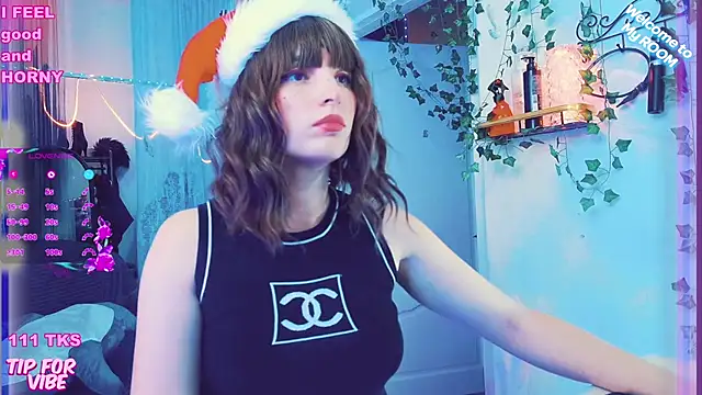 Snapshot of Toxic_Ellies chatting on December 2024 01:18:01 PM Toxic Ellies online show from December 2024 01:18:01 PM