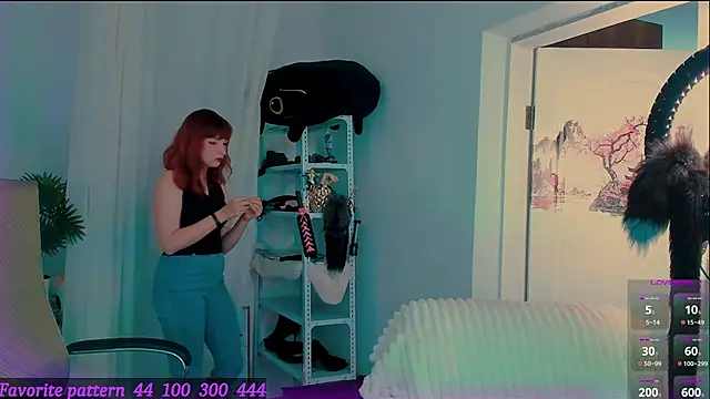Toxic Ellies online show from May 2026 02:02:02 PM