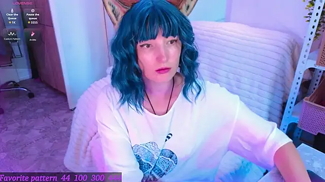 Snapshot of Toxic_Ellies chatting on June 2026 09:15:01 AM Toxic Ellies online show from June 2026 09:15:01 AM