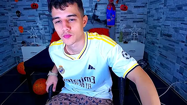 Snapshot of ADAM_HOT chatting on October 2025 08:54:02 PM ADAM HOT online show from October 2025 08:54:02 PM