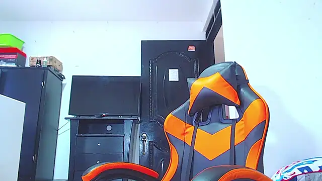 ADAM HOT online show from January 2026 10:24:02 PM