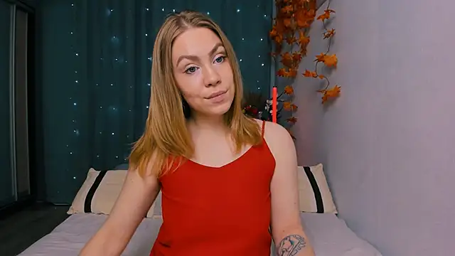 InsatiableFoxX online show from October 2025 05:24:02 PM