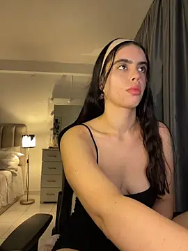 Snapshot of Mavi_Coless chatting on March 2025 01:54:01 AM Mavi Coless online show from March 2025 01:54:01 AM