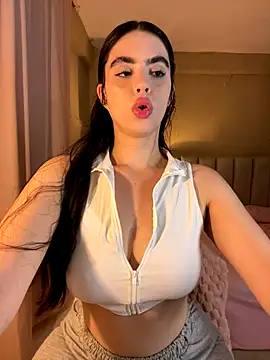 Mavi Coless online show from December 2025 12:49:02 AM