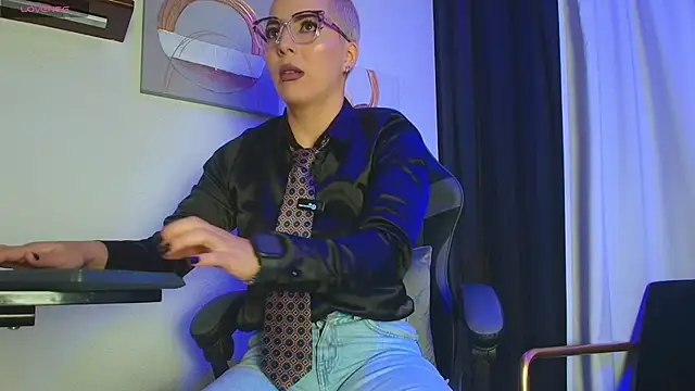 Camila Chainn online show from October 2025 10:37:02 AM