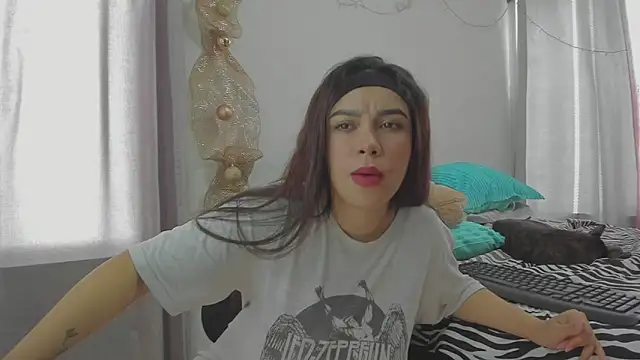 HARLEYNAPIER online show from November 2025 02:39:01 PM