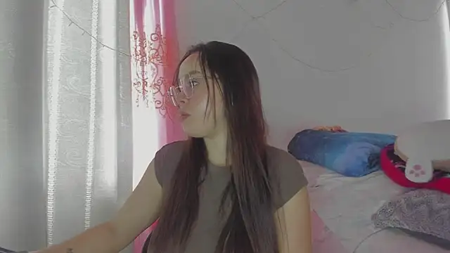 HARLEYNAPIER online show from May 2026 09:05:02 PM