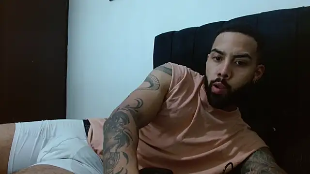 Snapshot of Hendry_ chatting on December 2024 02:53:01 AM Hendry online show from December 2024 02:53:01 AM