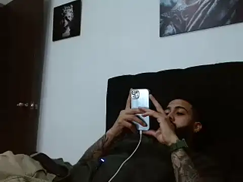 Snapshot of Hendry_ chatting on December 2024 02:46:02 AM Hendry online show from December 2024 02:46:02 AM