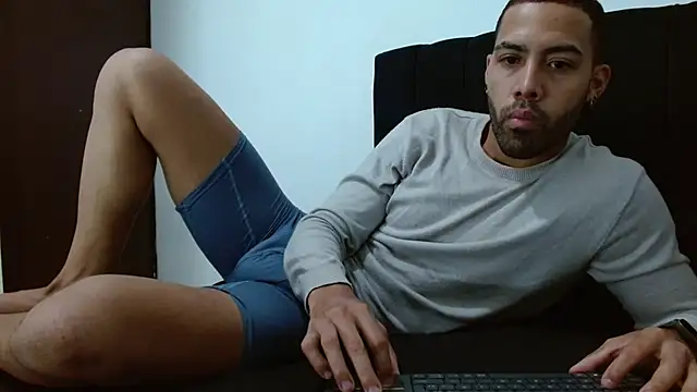 Snapshot of Hendry_ chatting on January 2025 02:56:01 AM Hendry online show from January 2025 02:56:01 AM