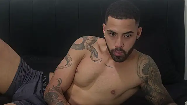 Snapshot of Hendry_ chatting on February 2025 02:15:01 AM Hendry online show from February 2025 02:15:01 AM