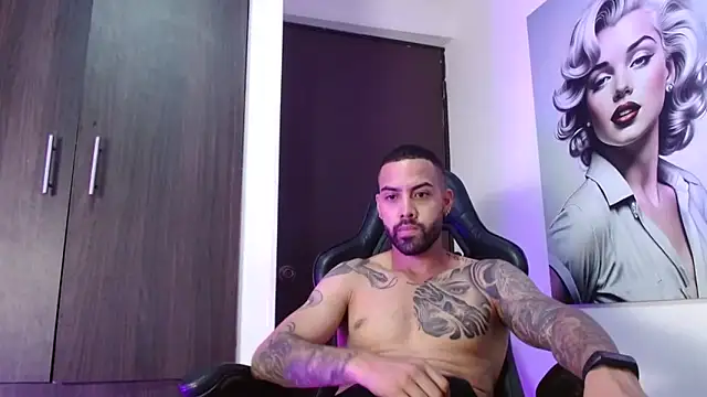 Snapshot of Hendry_ chatting on September 2025 03:41:02 AM Hendry online show from September 2025 03:41:02 AM