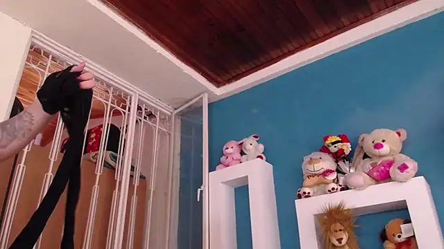 Cuty sexy hot online show from December 2025 11:37:01 AM