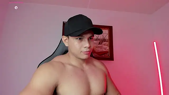 Snapshot of RoyConstance chatting on February 2026 04:22:01 AM RoyConstance online show from February 2026 04:22:01 AM