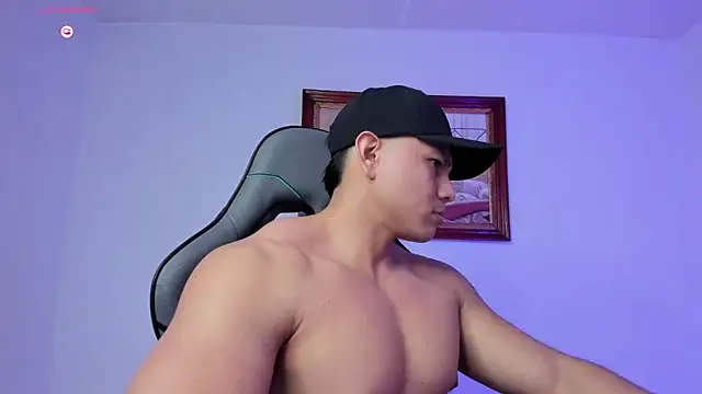 Snapshot of RoyConstance chatting on February 2026 03:45:02 AM RoyConstance online show from February 2026 03:45:02 AM