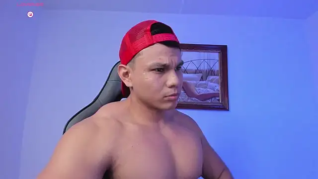 Snapshot of RoyConstance chatting on February 2026 04:42:02 AM RoyConstance online show from February 2026 04:42:02 AM