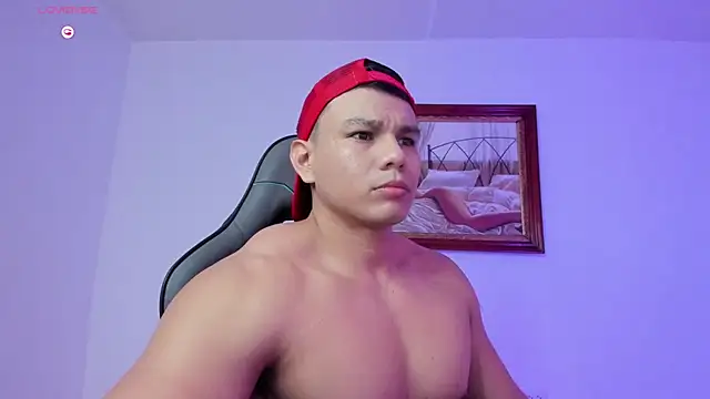 Snapshot of RoyConstance chatting on February 2026 08:38:02 PM RoyConstance online show from February 2026 08:38:02 PM