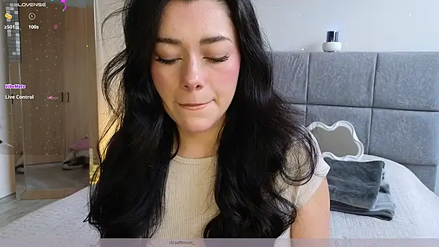 Soffimoon  online show from February 2026 08:29:02 PM