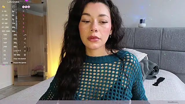 Soffimoon  online show from March 2026 08:42:01 PM