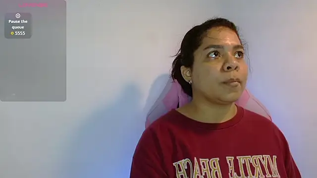 yulissa18 online show from March 2026 03:33:01 AM