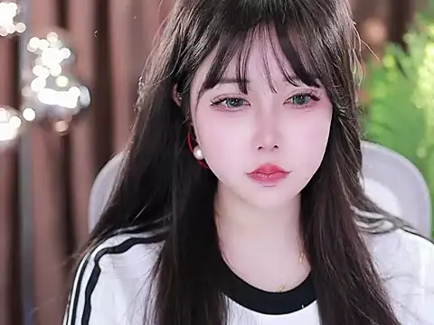 Qiaoqiao  online show from March 2025 11:07:01 AM