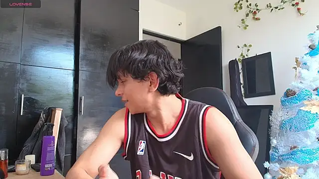 Haruto2001 online show from December 2024 03:43:02 PM