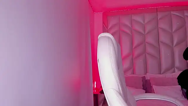 Snapshot of AlhanaRose chatting on January 2025 11:35:01 PM AlhanaRose online show from January 2025 11:35:01 PM