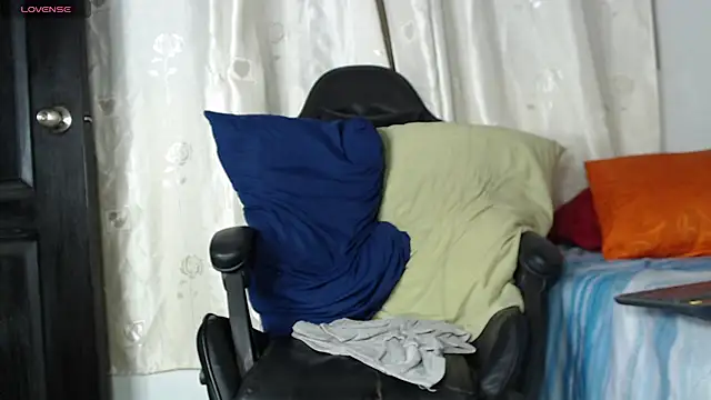 tizziano castillo  online show from December 2024 12:45:02 AM