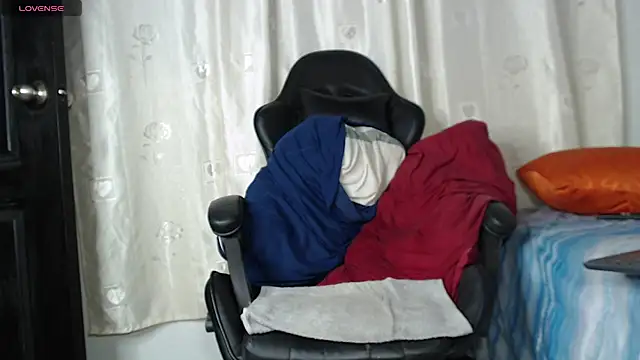 tizziano castillo  online show from January 2025 12:11:01 AM