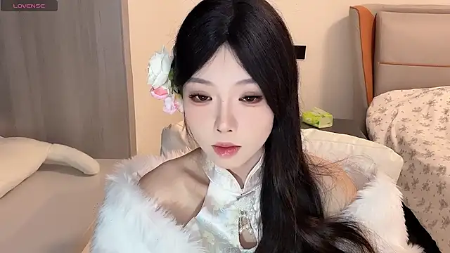 Snapshot of Q-ing chatting on December 2024 03:08:02 PM Q-ing online show from December 2024 03:08:02 PM