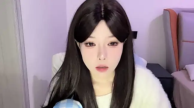 Snapshot of Q-ing chatting on March 2025 06:01:01 PM Q-ing online show from March 2025 06:01:01 PM