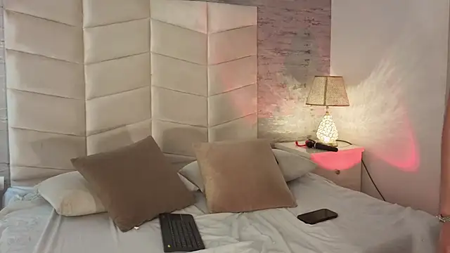 Snapshot of Luisa0110 chatting on February 2026 05:00:01 PM Luisa0110 online show from February 2026 05:00:01 PM