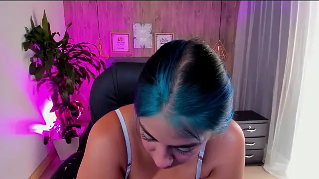 Snapshot of Xisu_ chatting on December 2024 12:55:02 PM Xisu online show from December 2024 12:55:02 PM