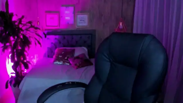 Snapshot of Xisu_ chatting on December 2024 04:13:01 AM Xisu online show from December 2024 04:13:01 AM