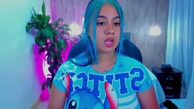 Snapshot of Xisu_ chatting on December 2024 07:18:02 AM Xisu online show from December 2024 07:18:02 AM