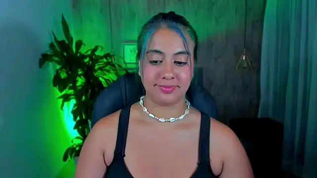 Snapshot of Xisu_ chatting on January 2025 06:24:01 AM Xisu online show from January 2025 06:24:01 AM