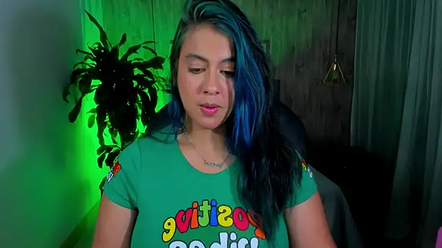 Snapshot of Xisu_ chatting on January 2025 03:15:02 AM Xisu online show from January 2025 03:15:02 AM