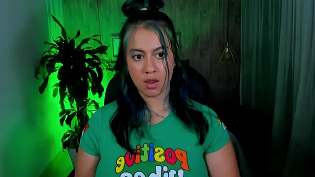 Snapshot of Xisu_ chatting on January 2025 06:21:01 AM Xisu online show from January 2025 06:21:01 AM