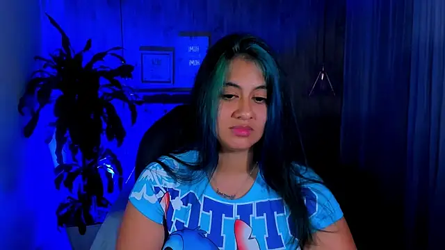 Snapshot of Xisu_ chatting on January 2025 12:28:02 PM Xisu online show from January 2025 12:28:02 PM