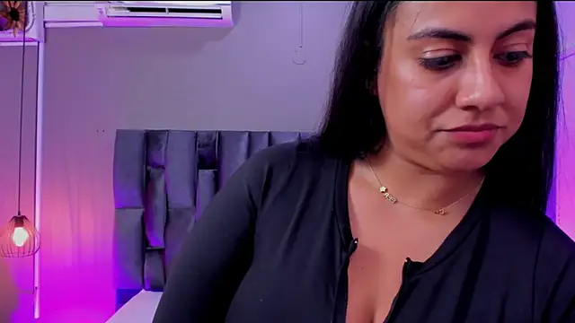 Snapshot of Xisu_ chatting on February 2025 03:37:02 AM Xisu online show from February 2025 03:37:02 AM