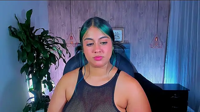 Snapshot of Xisu_ chatting on February 2025 06:43:02 AM Xisu online show from February 2025 06:43:02 AM